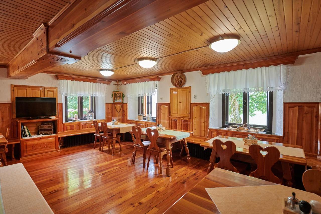 Farmstay&glamping Visocnik Séjour à la ferme